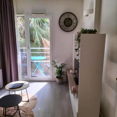 Lejlighed Bright Studio With Balcony In Beziers *